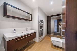 En-Suite- click for photo gallery